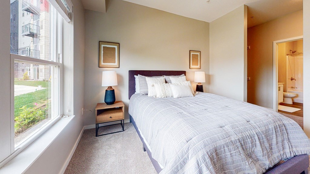 Private Master Bedroom at Arris Apartments - Now Open!, Lakeville