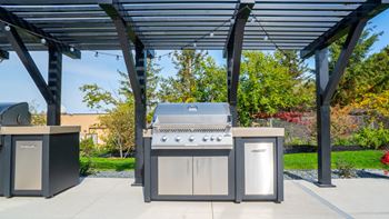 Community Grilling Station at Arris Apartments - Now Open!, Lakeville, MN, 55044