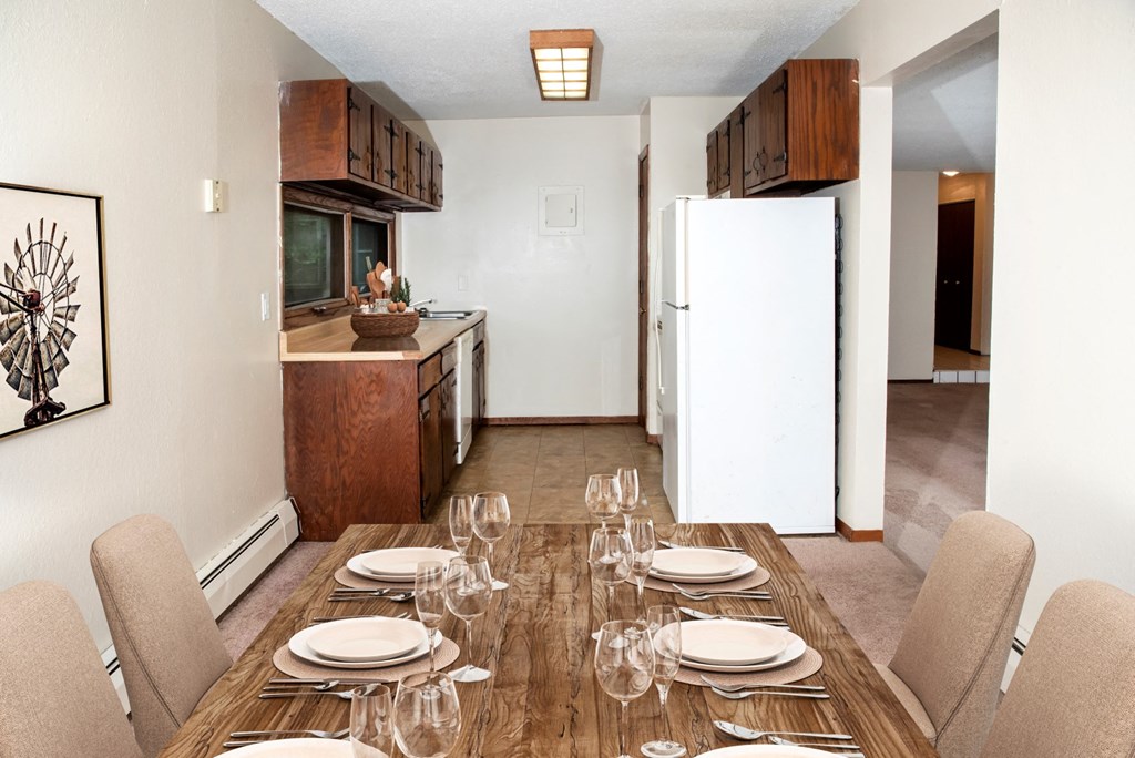 Bass Lake Crossing kitchen and dining room