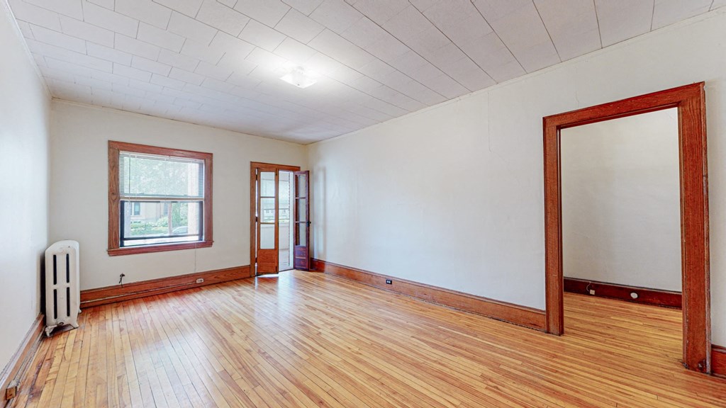 Sibley_3br_living room with hardwood floors