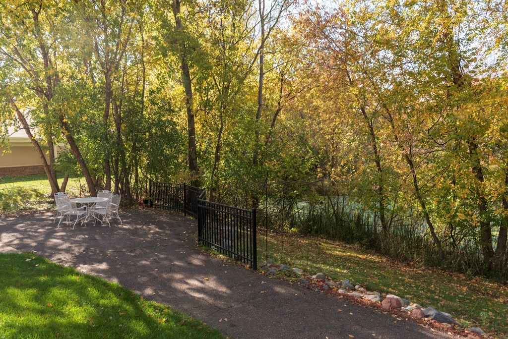 Green Forest at Briarcliff Apartments, a 55+ Community, Mahtomedi, 55115