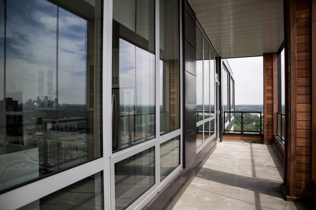 Large Personal Patio at Calhoun Towers, Minnesota