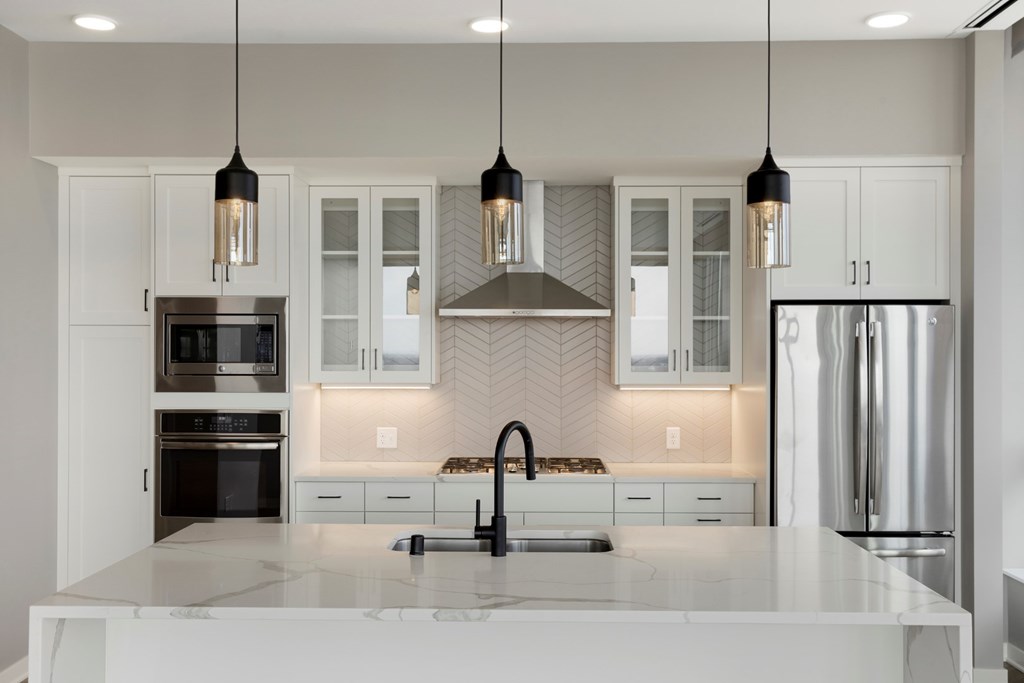 Well Organised Kitchen at Calhoun Towers, Minnesota, 55416