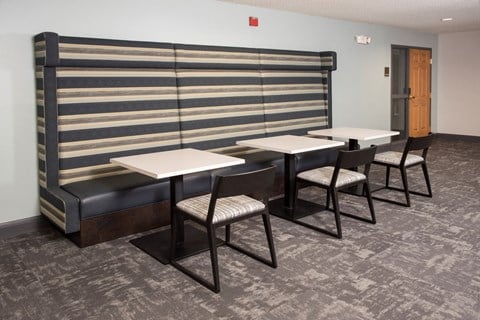 ChaskaPlaceApartments_Chaska_MN_BoothSeating