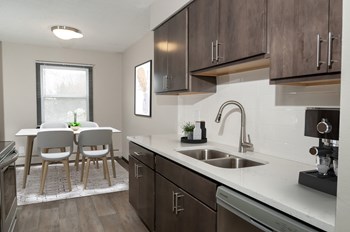 1555 Bellows Street 1-2 Beds Apartment for Rent - Photo Gallery 12