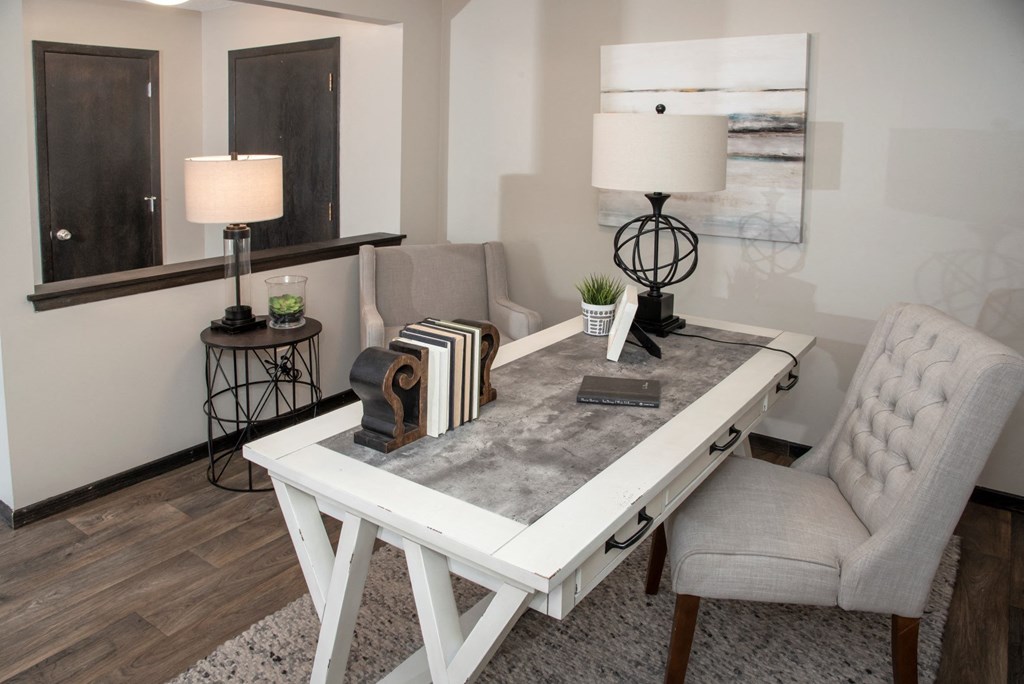 one plus den model, office/den