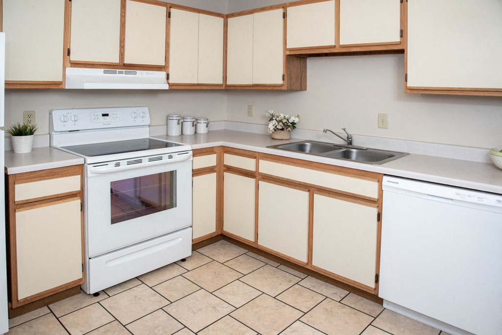 Classic 2 bedroom, 1.5 bath, kitchen at Cinnamon Ridge Apartments, Eagan, Minnesota