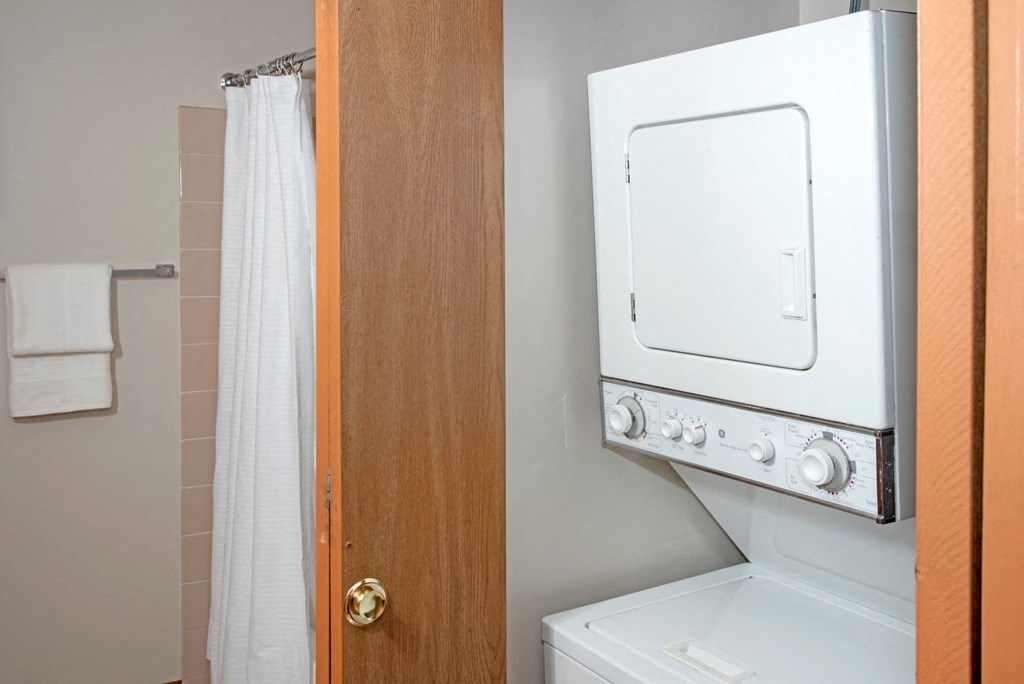 Classic 2 bedroom, 1.5 bath,  in-home washer and dryer at Cinnamon Ridge Apartments, Eagan, MN