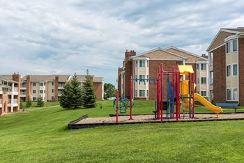 Play Area at Cinnamon Ridge Apartments, Eagan, MN, 55122