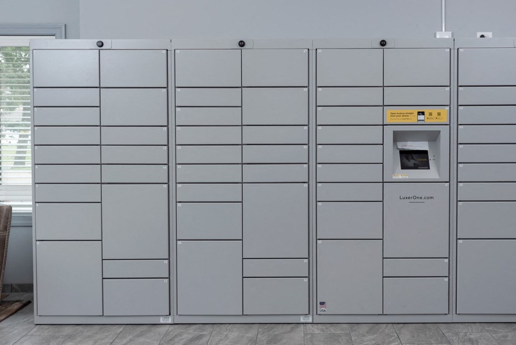 Package Receiving at Cinnamon Ridge Apartments, Eagan, 55122