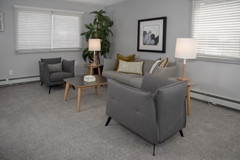 2 bedroom 1 bath living room corner apartment - Photo Gallery 6