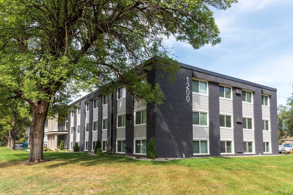 the building in which the hotel is located