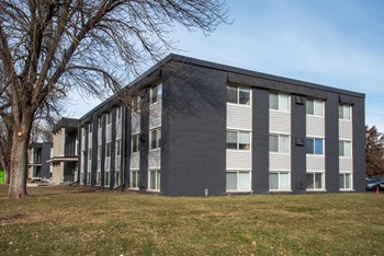 Crosstown Commons exterior