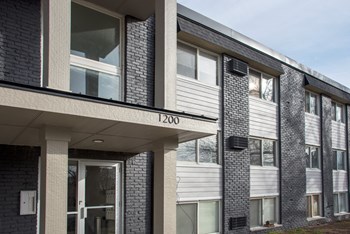 1200 Crosstown Blvd exterior