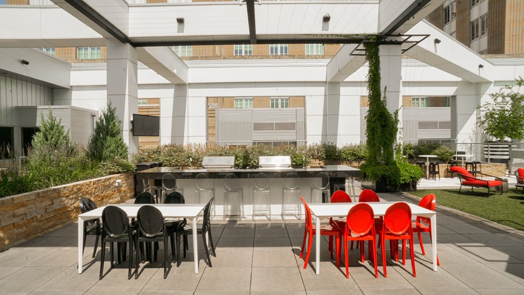 Community Grilling Station at Custom House, Saint Paul, MN, 55101