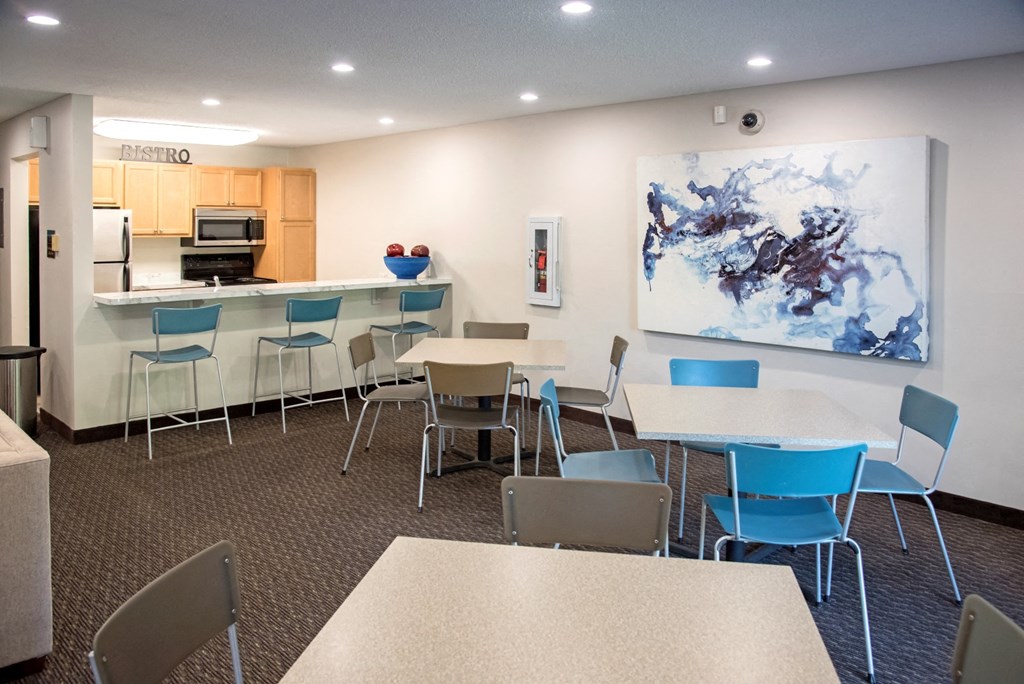 EdenvaleApartments_EdenPrairie_MN_communitykitchen
