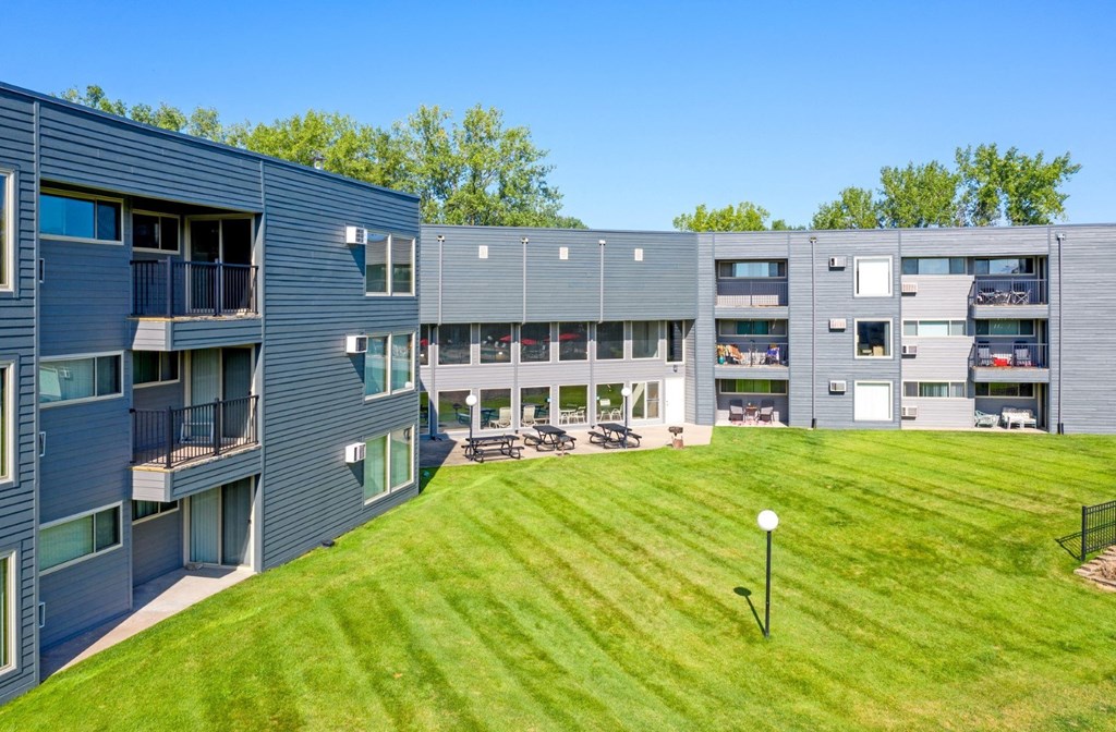 Hillsborough Apartments, 2345 Woodbridge Street, Roseville, MN RentCafe