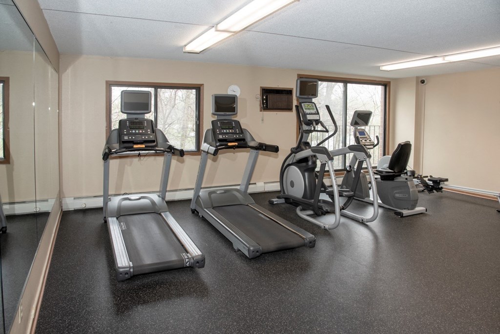 the gym at the apartments apartments ne