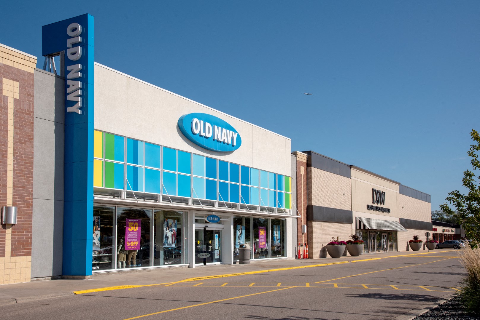 Old Navy and DSW at Urban Park I and II Apartments, Minnesota