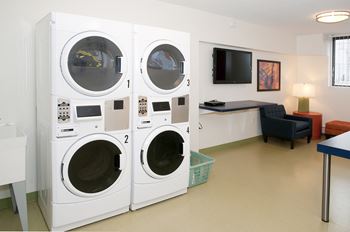 Laundry Lounge
