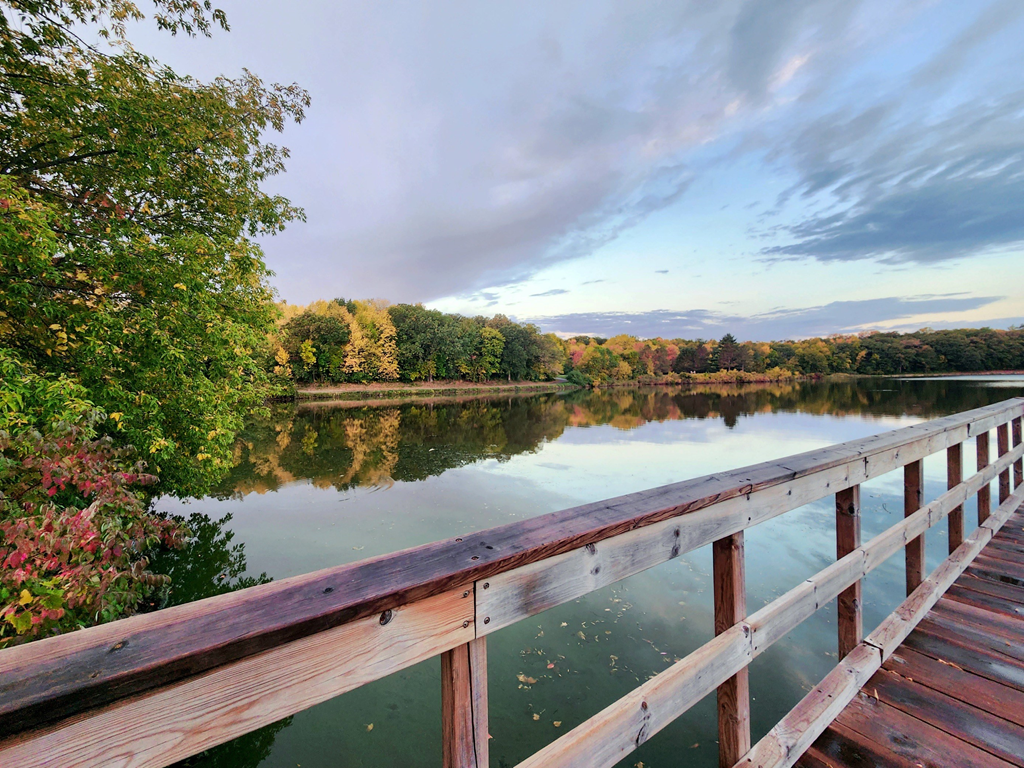 fall colors at lake jonathan flats