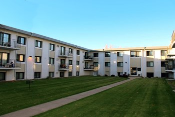 650 E Garfield Street 1-3 Beds Apartment for Rent - Photo Gallery 2