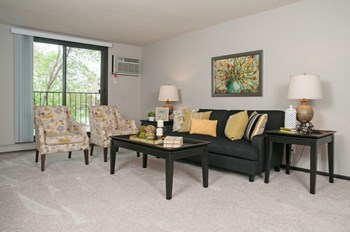 Over Sized Glass-Railed Balconies Over Sized Glass-Railed Balconies at Eden Glen, Eden Prairie - Photo Gallery 3