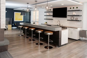 Kitchen with Breakfast Bar Kitchen with Breakfast Bar at The Finn I, St. Paul, 55116 - Photo Gallery 4