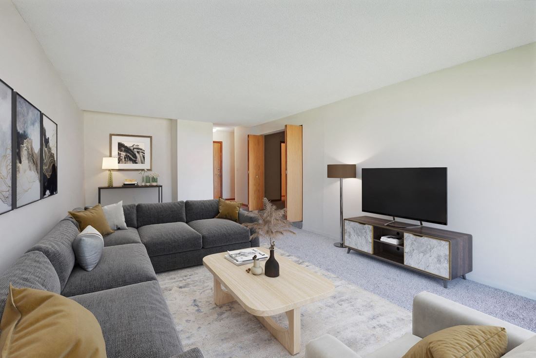 Metropolitan Towers Apartments photo