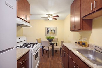5521 Brookdale Drive N 1-2 Beds Apartment for Rent - Photo Gallery 2