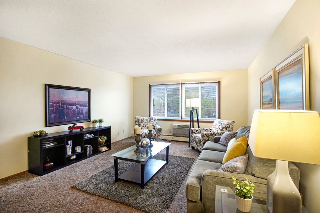 Moonraker Apartments photo