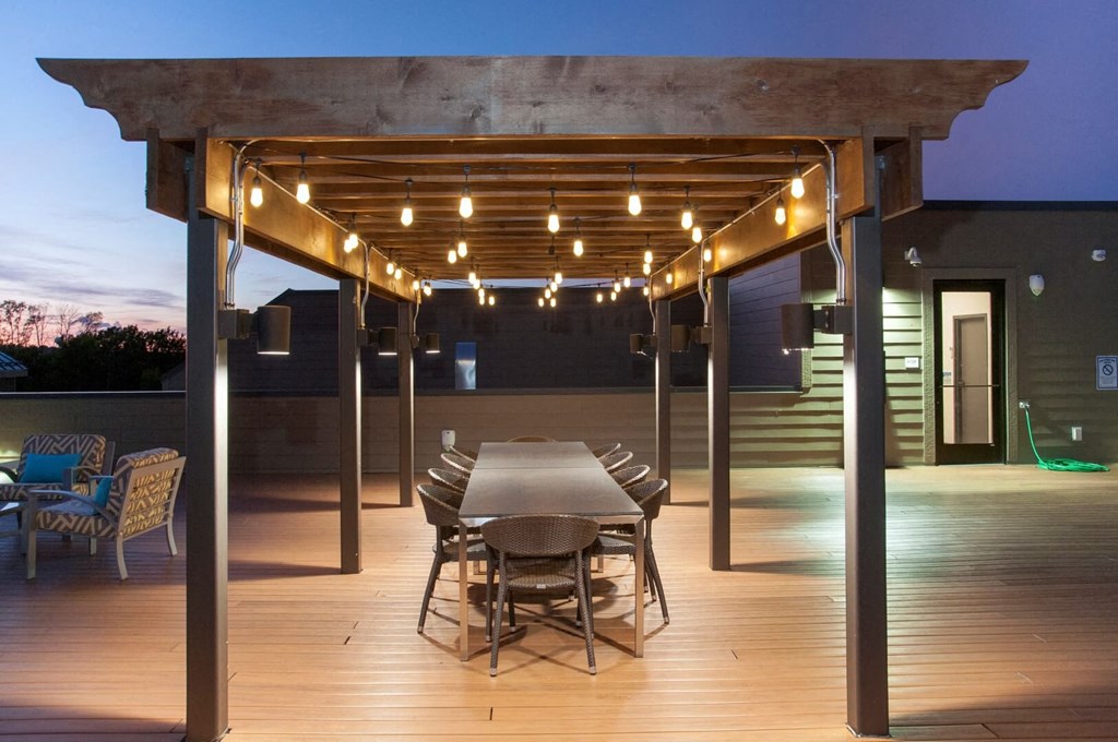 Rooftop Patio at Overlook on the Creek, Minnetonka, 55305