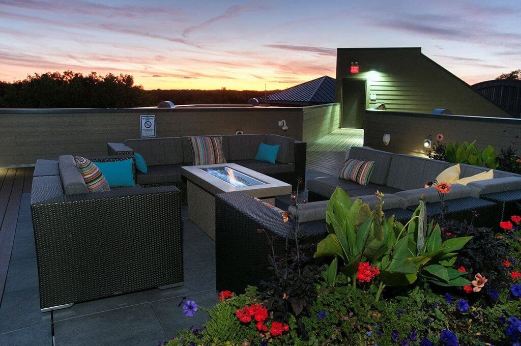 Relaxing  Rooftop Deck at Overlook on the Creek, Minnetonka, MN