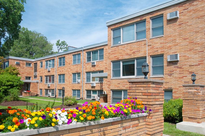 South Highland Apartments, 1280 Davern Street, Saint Paul, MN RentCafe