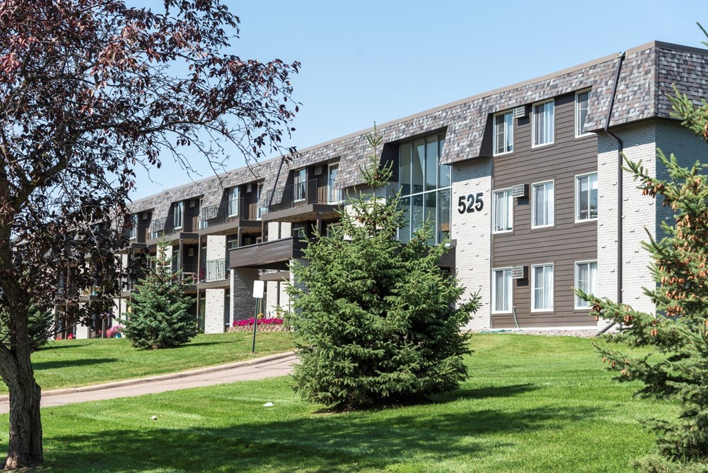 Elegant Exterior View at Shoreview Grand, Minnesota, 55126