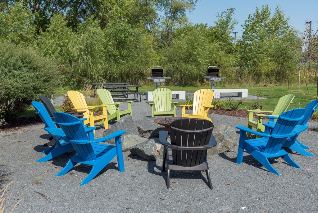 Courtyard Firepit at Shorview Grand new apartments in Shoreview
