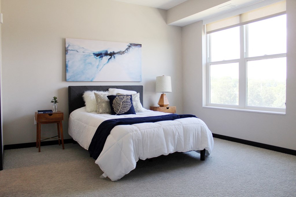 Large Comfortable Bedrooms at The Shoreham, Minnesota, 55416