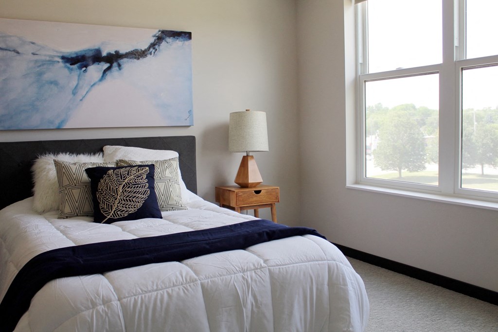 Well Decorated Bedroom With Plenty Of Natural Lights at The Shoreham, St. Louis Park, MN