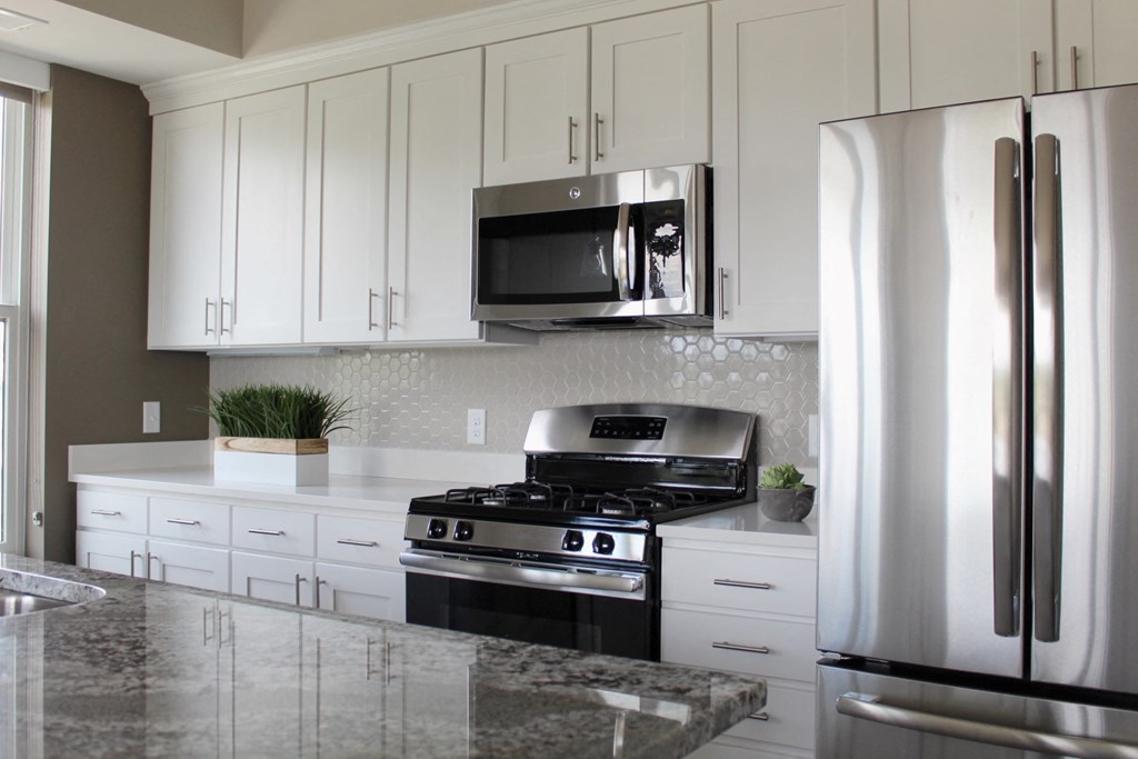 Upgraded Stainless Appliances at The Shoreham, St. Louis Park