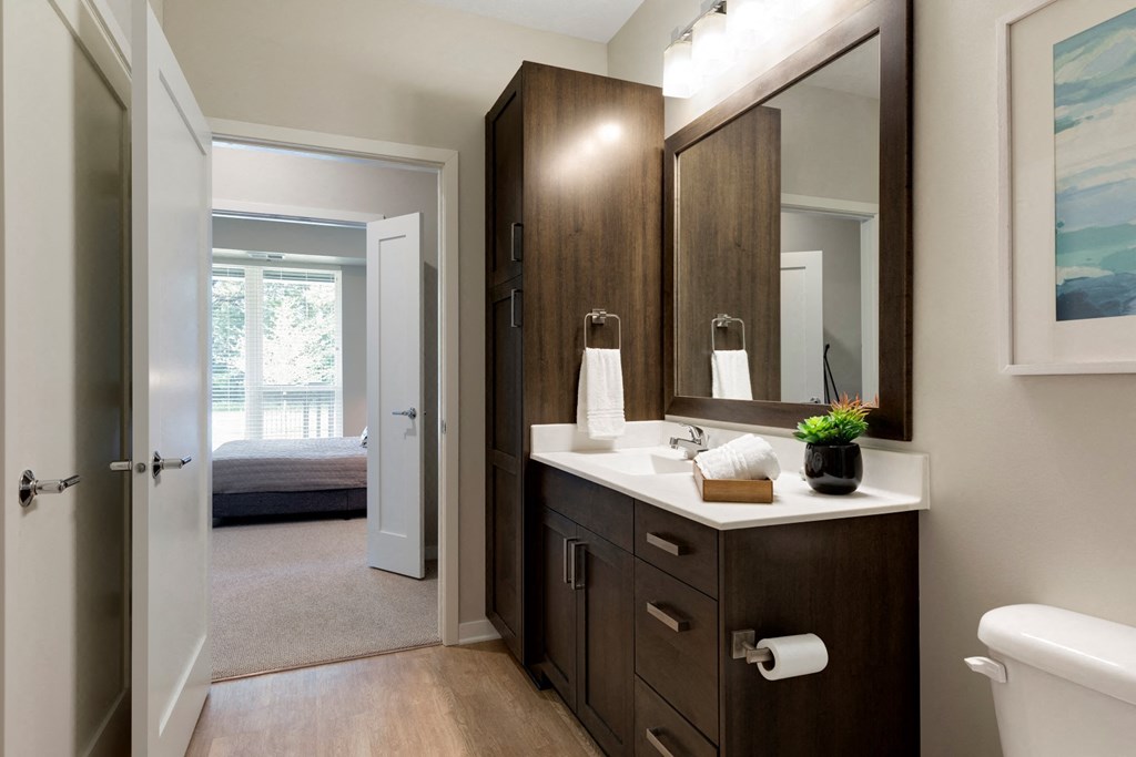The McMillan Shoreview Model 108 Bathroom