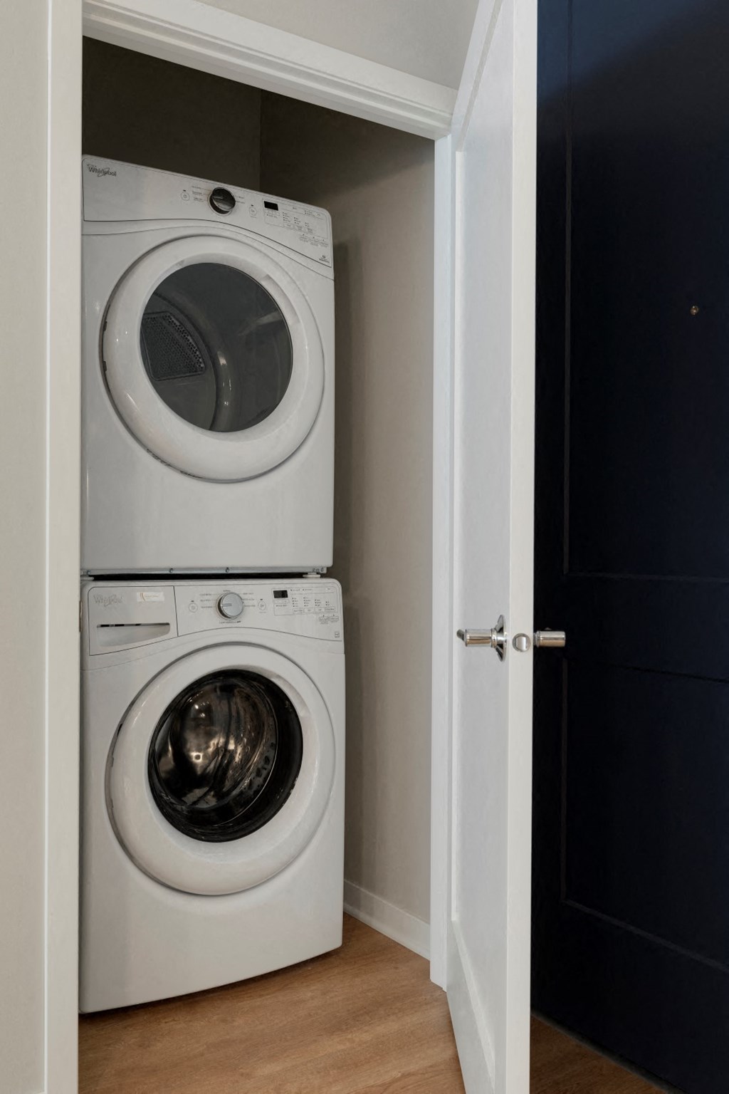 The McMillan Shoreview Model 108 Laundry Washer Dryer