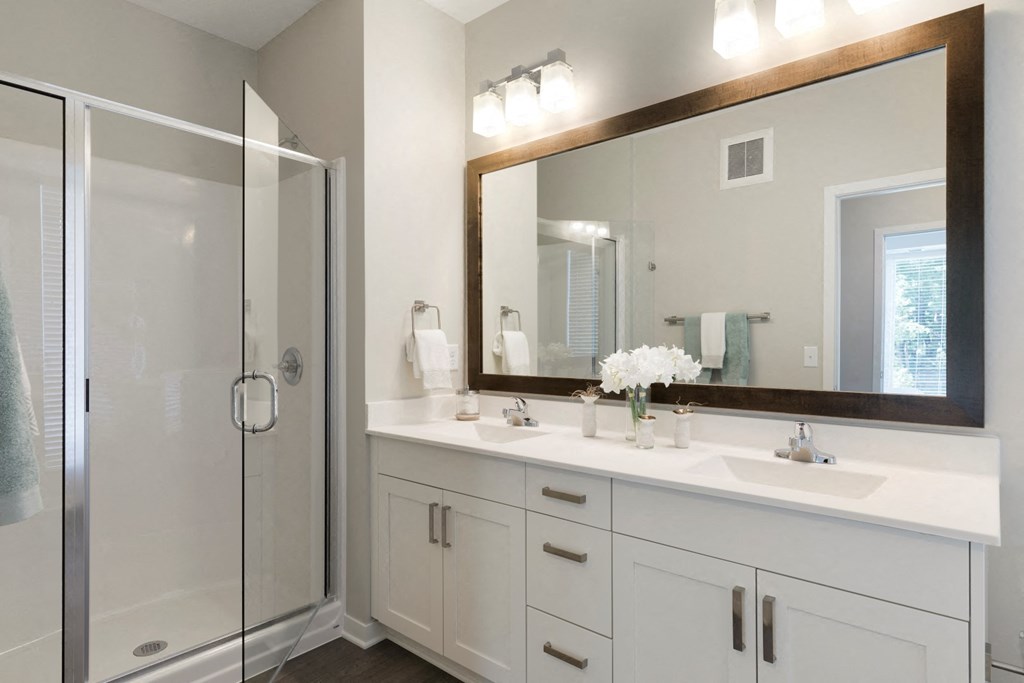 The McMillan Shoreview Model 201 Bathroom