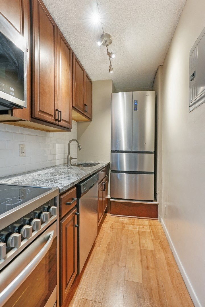 Spacious Kitchen at The Original at West Lake Quarter, Minneapolis, Minnesota