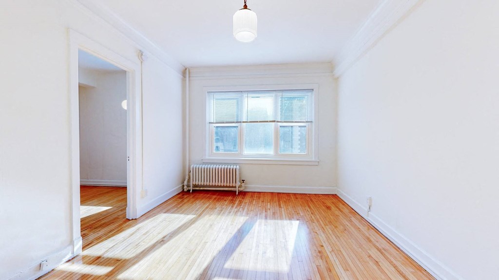 Open-Concept Living with City Facing Open Windows at The Park Apartments in Minnesota 55403