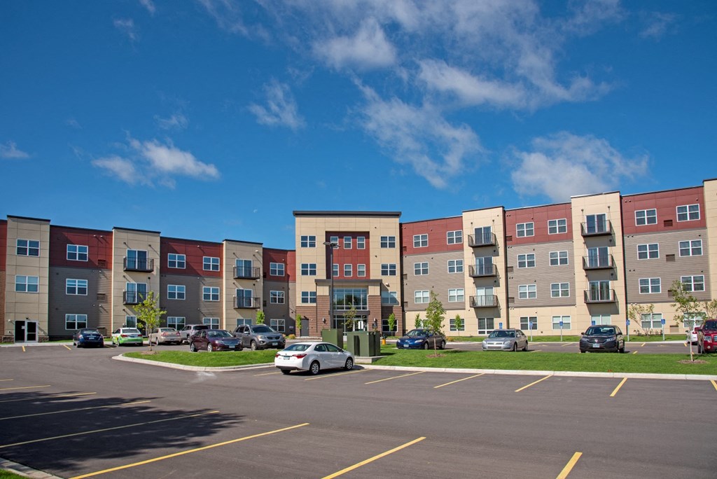The Sixton apartments in Shakopee Minnesota exterior