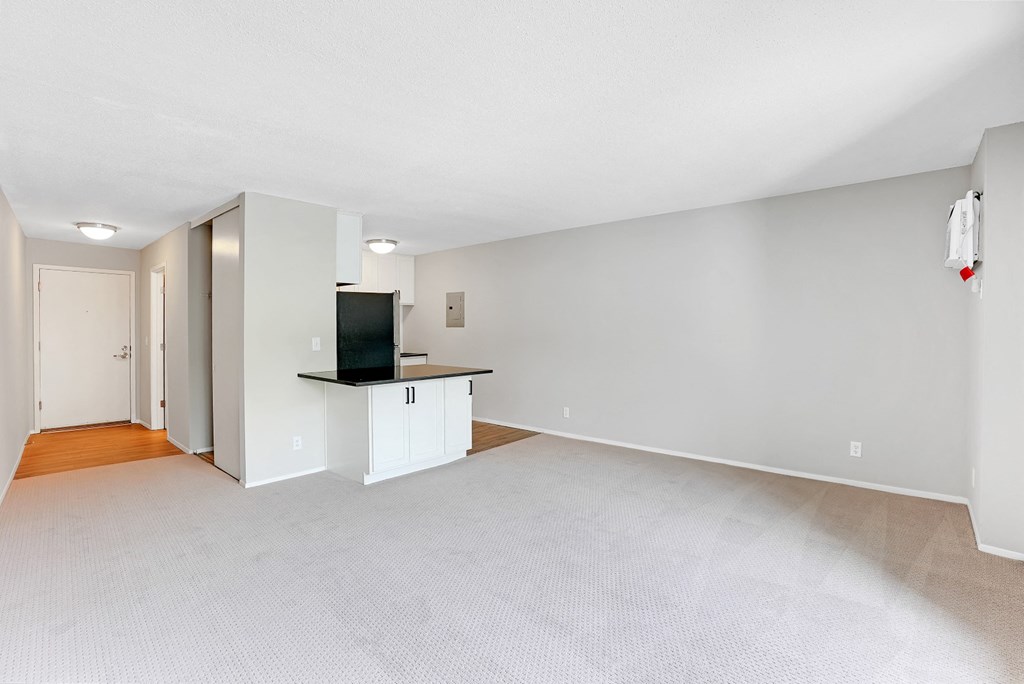 Carpeted Living Area at The Tarnhill, Bloomington, 55437