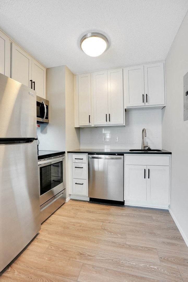 Refrigerator And Kitchen Appliances at The Tarnhill, Minnesota, 55437