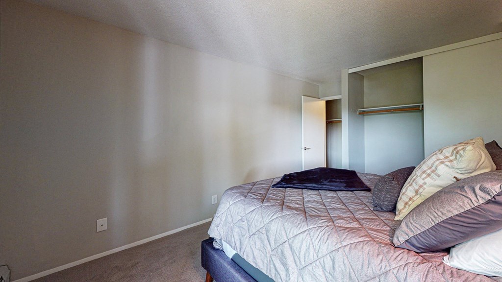 Bedroom With Closet at The Tarnhill, Bloomington, MN, 55437