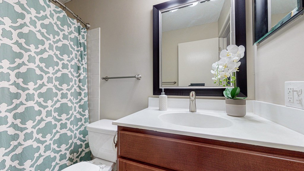 Luxurious Bathroom at The Tarnhill, Minnesota, 55437