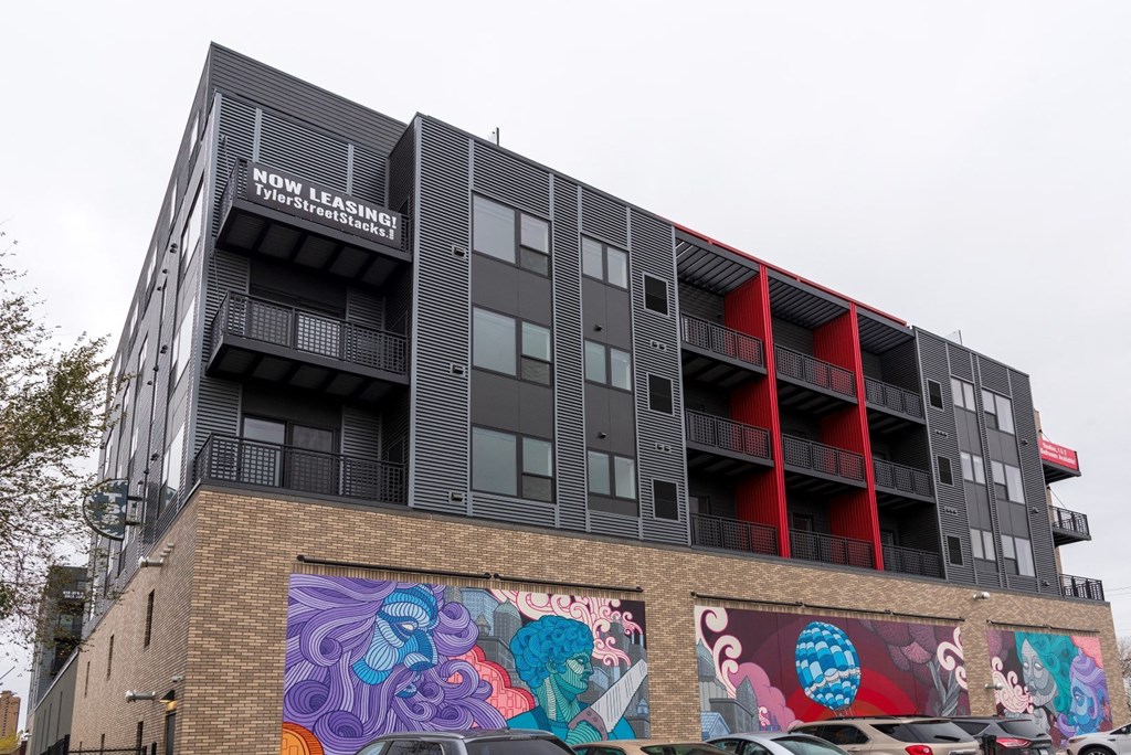 the building where the hotel is located